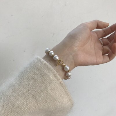 AOMU 2020 Nuovo Barocco Irregolare Imitazione Della Perla dell'oro del Metallo di Collegamento Bracciali A Catena per le Donne Del Partito Della Ragazza Dei Monili di Fascino