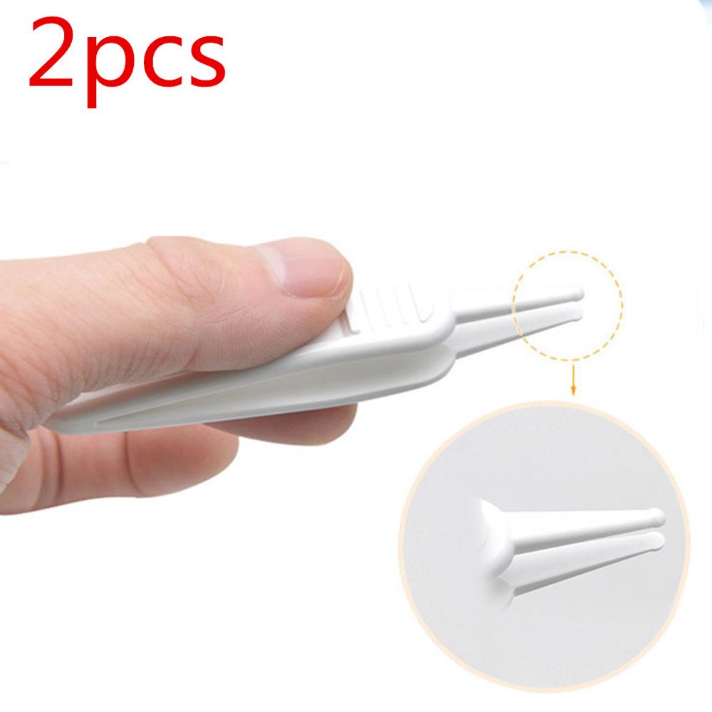 1/2pcs Baby Safety Tweezers Plastic Tweezers Ear Nose Clean Ears Dirty Baby Care girl Newborn Safety Safe Care Infant Ear Nose: 2pcs