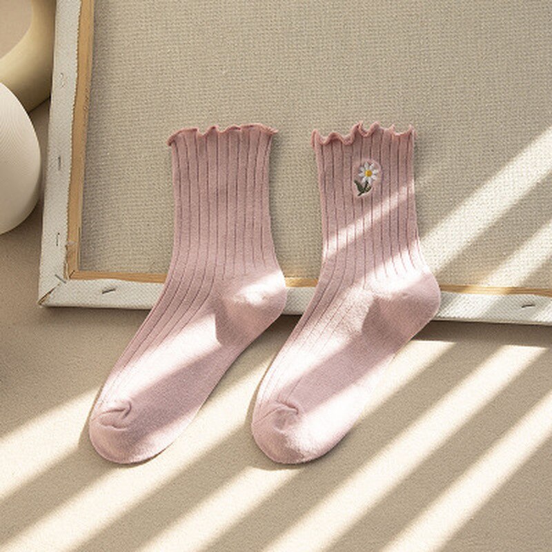 Femmes chaussettes Streetwear petites pâquerettes broder chaussettes mignonnes femmes japonais coréen Harajuku Style Kawaii chaussettes pour dames: Pink
