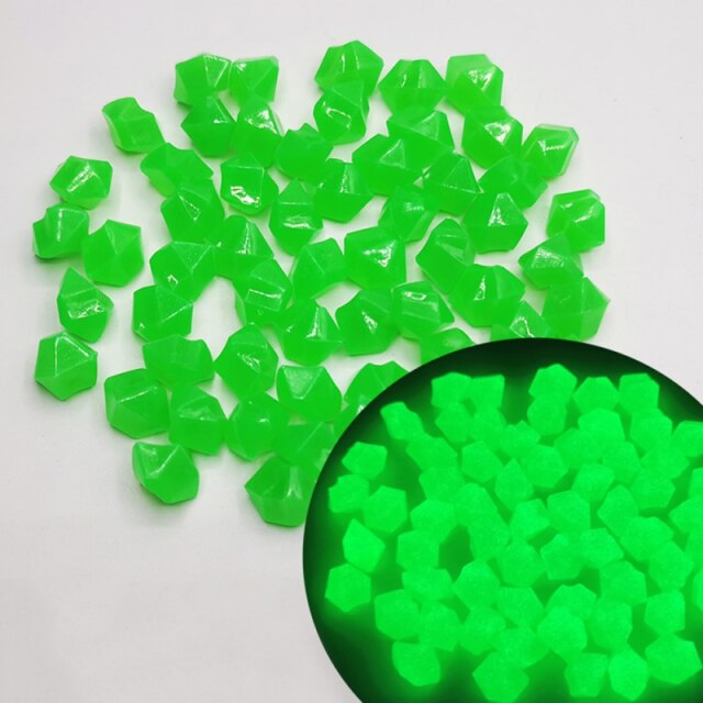 300Pcs / Pack Small Stones Garden Decoration Bright Glow In The Fish Tank Dark Decorative Outdoor Rocks: Green