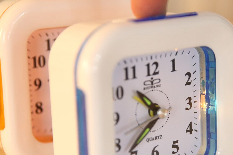 alarm clock Pocket Plastic Alarm Clock Student Home Pure Silent Alloy Stainless Steel Alarm Clock Desk Home Decor