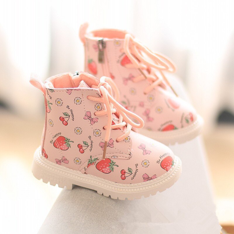 2020 di inverno Nuove Ragazze casuale martino Stivali per Bambini per Bambini Scarpe di Velluto Brevi Caricamenti Del Sistema di Cuoio dell'unità di elaborazione Carino Fragola