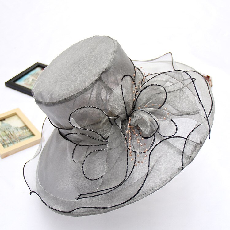 Chapeau de soleil pour femme, chapeau d'été en maille avec fleurs, grand chapeau de plage à large bord ondulé: Gris