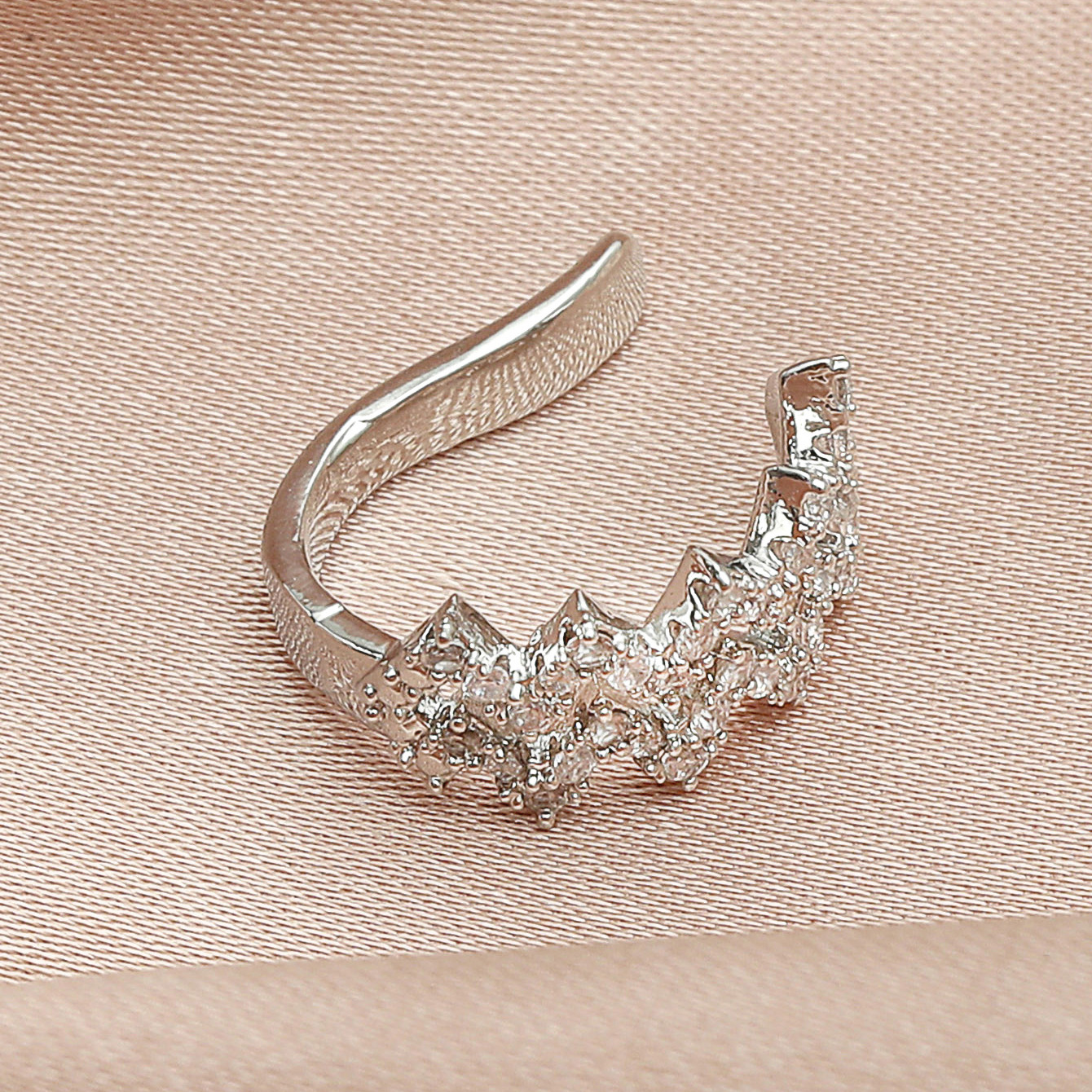 neue Ohr Manschette Böhmen Stapelbar C Geformt CZ Strass Kleine Earcuffs Clip Ohrringe für Frauen Hochzeit Schmuck