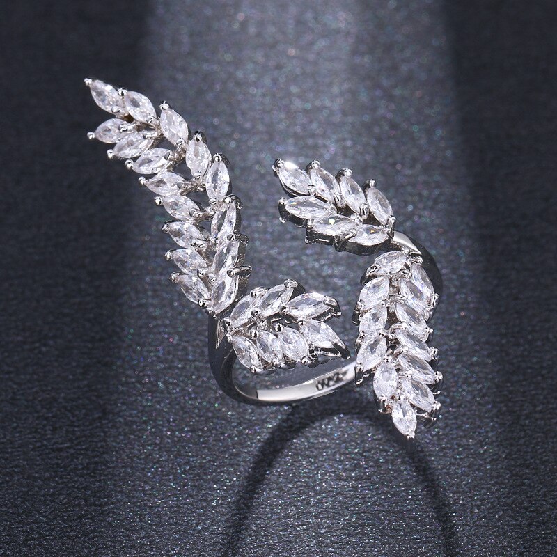 Gouden vlinder hanger | Betekenisvolle sieraden online