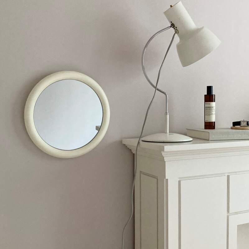 Espejo De maquillaje pequeño con marco De madera, Mini tocador Kawaii portátil coreano, De habitación, artículos De decoración para el hogar: White