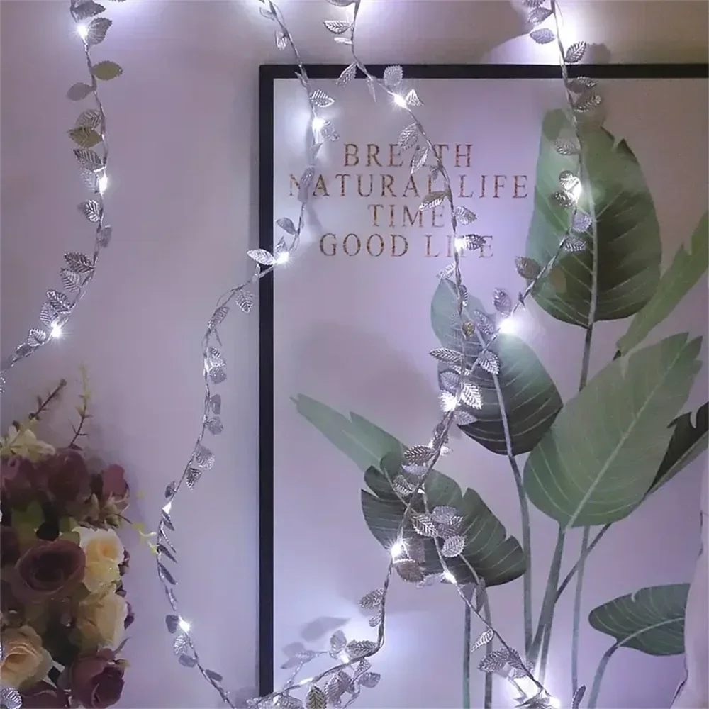Goldene silberne kleine Blätter Lichterkette 20/50/100 LEDs batteriebetriebene künstliche Pflanzengirlande Rebelichter für Hochzeit Home Party