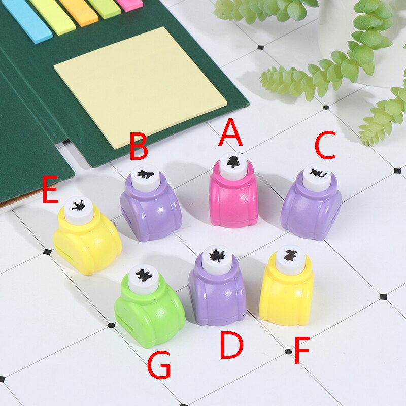 1Pc Mini Scrapbook Punches Handmade Cutter Card Craft Calico Printing DIY Flower Paper Craft Hole Punch Puncher random Color