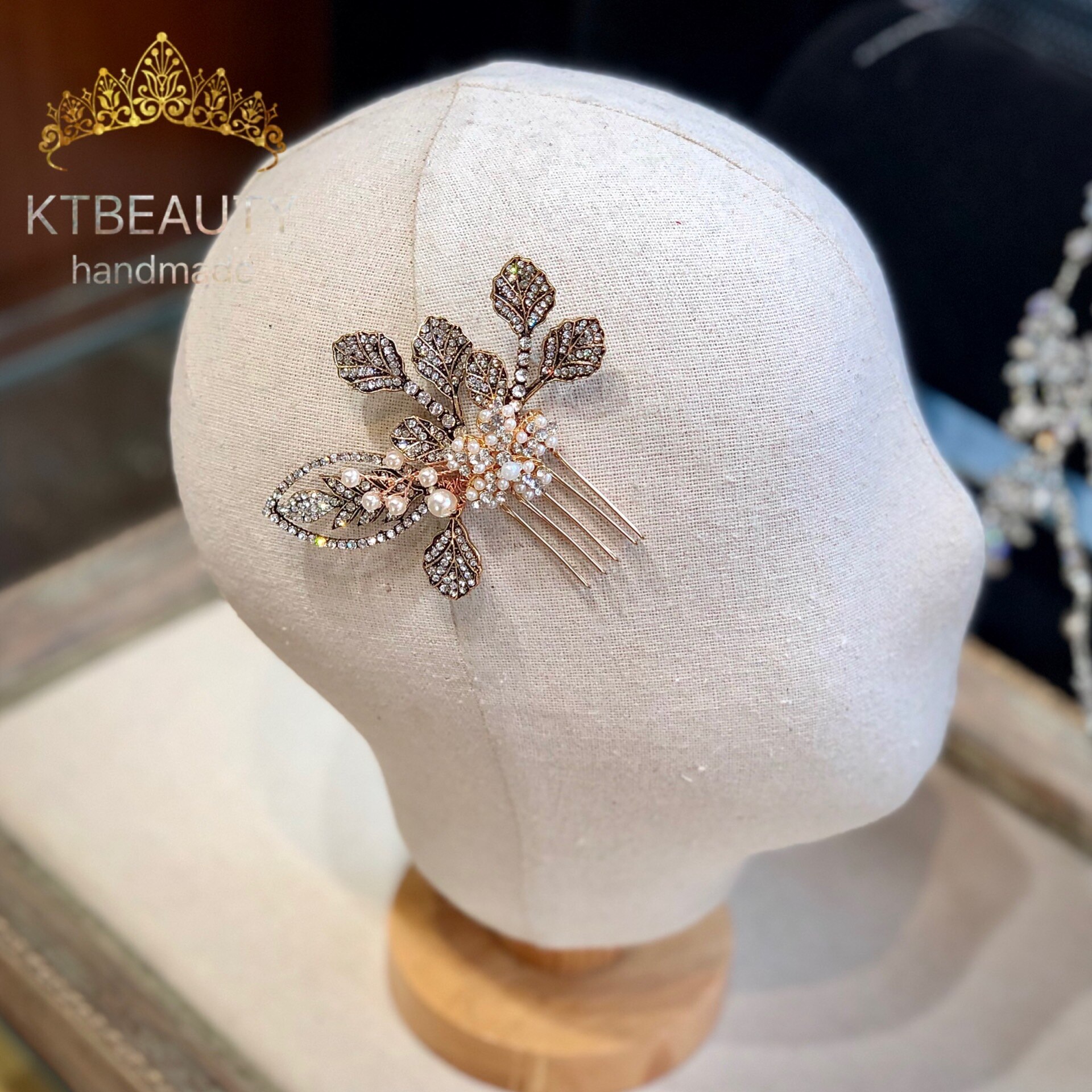 Rhinestone 3 Ontwerpen Kristal Bloemen Gouden Hoofdband Kam Haarspeld Royal Bridal Wedding Dressing Crown Accessoire Vrouwen Sieraden: Design 1