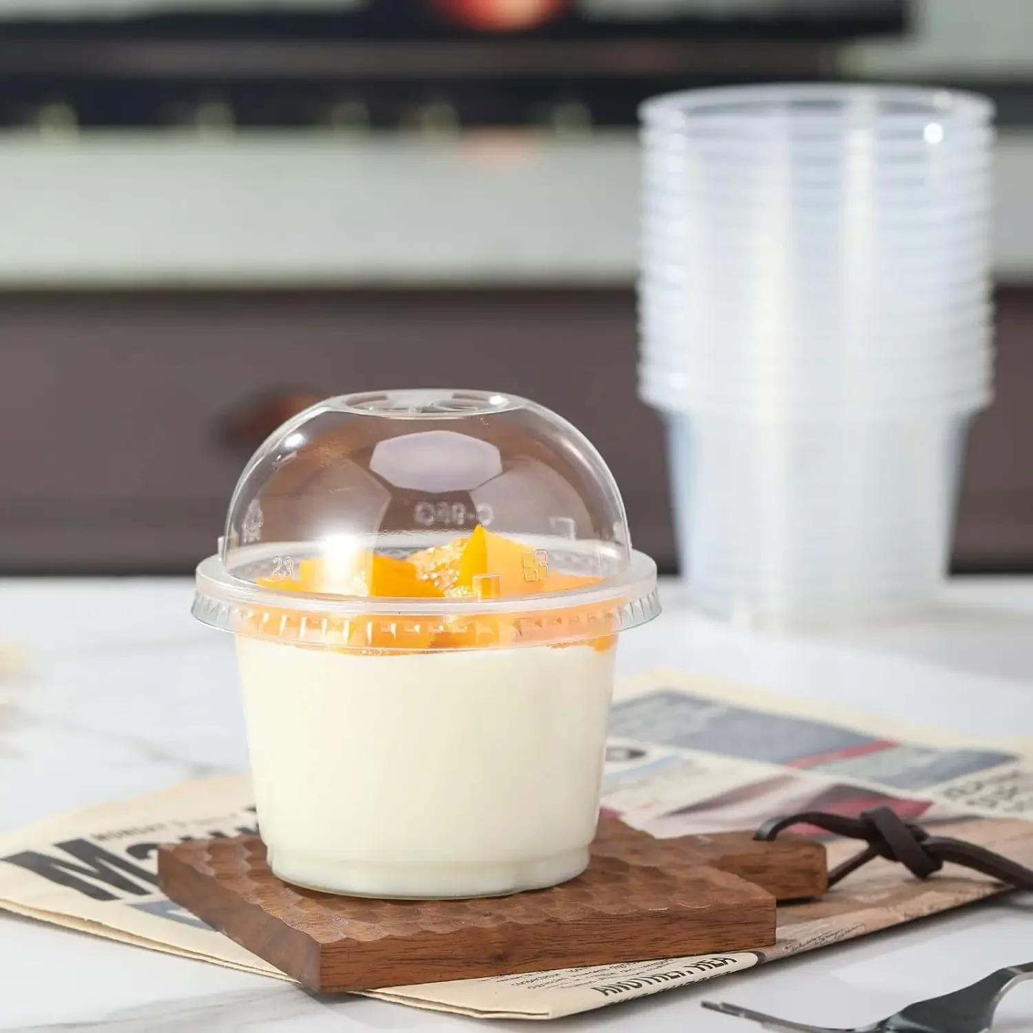 Engangssalatkopper 250ML - Gennemsigtig Plast Dessertkopper Skåle Beholder med Dome/Flad Låg