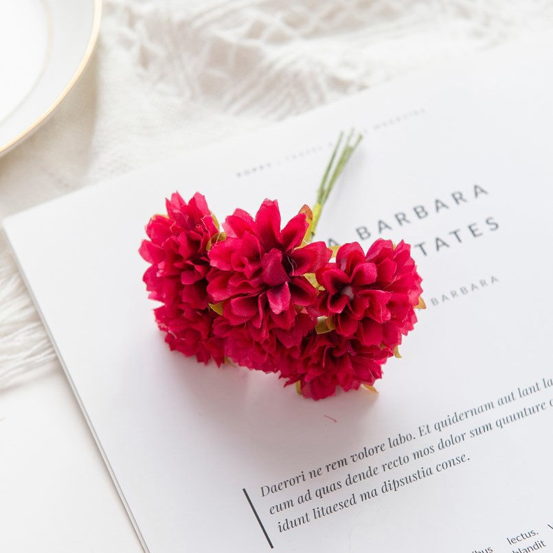 18 stücke Künstliche Blume Seide Nelke Weihnachten Hausgarten Hochzeit brautstrauß Diy box Heiße verkäufe Festival Dekorationen