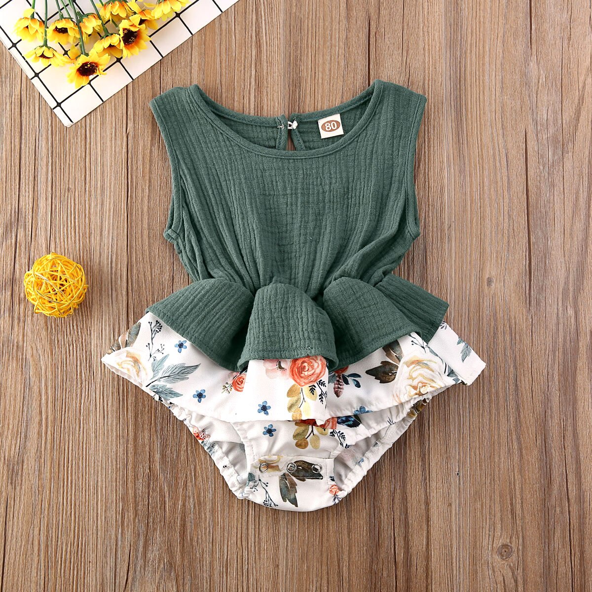 Born clothes baby meisjes mouwloos bodysuit met ruches en bloemenprint