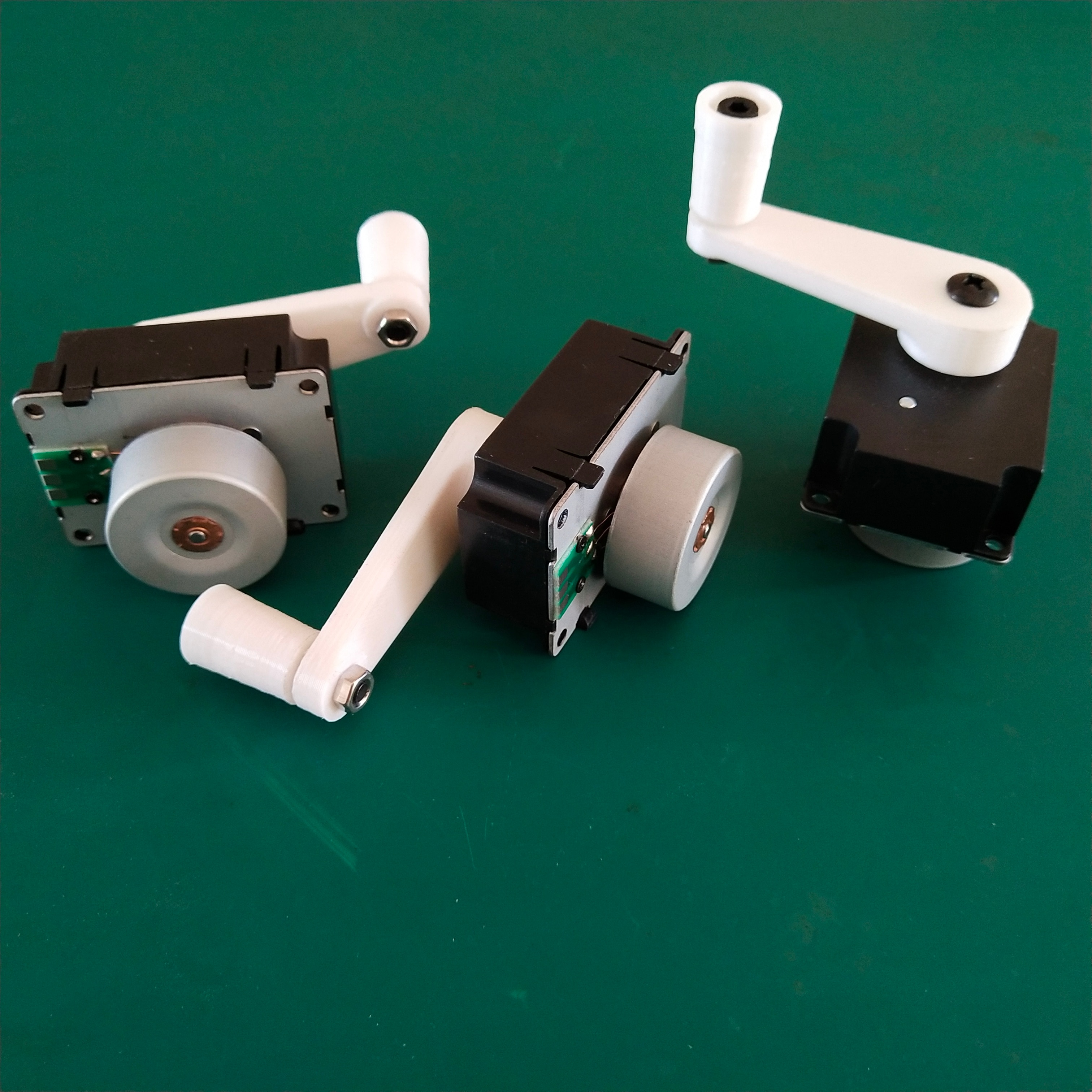 Micro Hand Crank Generator Outdoor Emergency Mobile Phone Charging Three-phase Permanent Magnet Brushless Outer Rotor