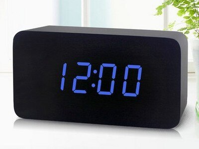 Antikk stil digital treskjermklokke iuminøs svart hvit natt om kunst + dato + klokke midlertidig hjemmekontor: 012 sorte blå lys