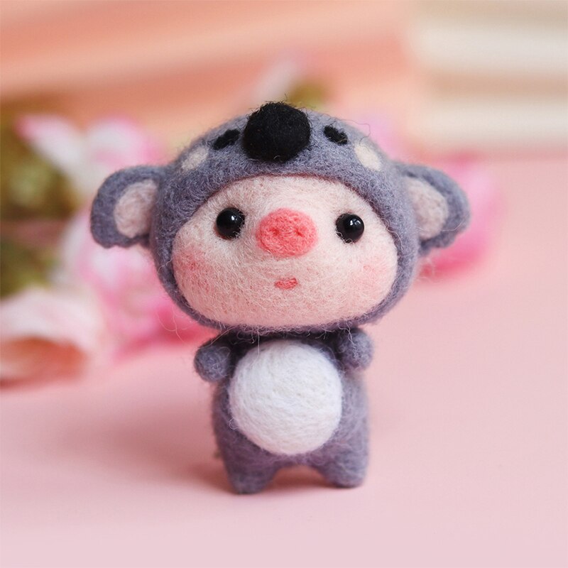 Jiwuo Wool Felt Animal Pig Neddle Felting Kit Material Package Felting Wool Handmade Wool Felt Doll Toy Craft Kits for Adults