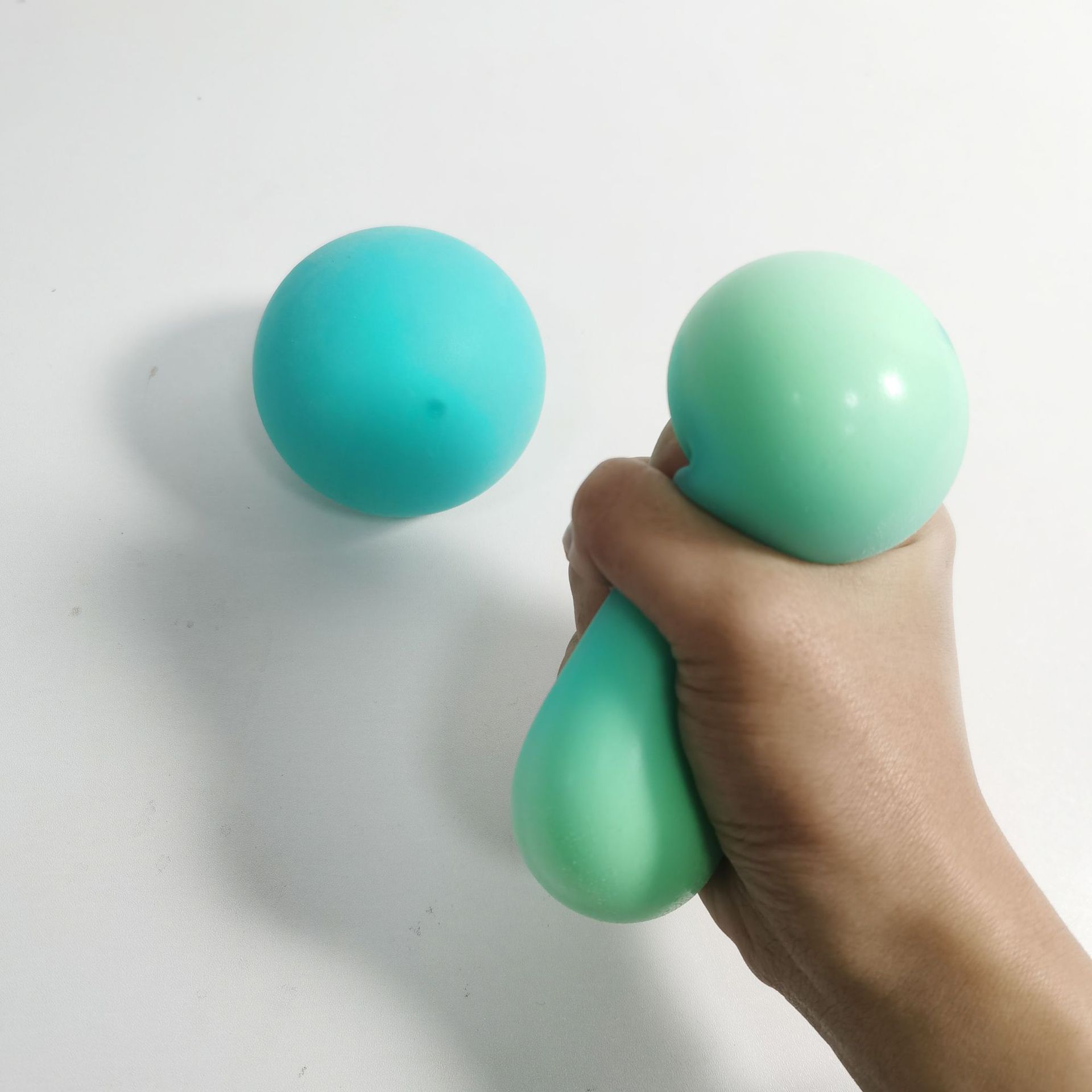 Vent Ball Soft Color Vent Ball EVA Stretch Extrusion Color Ball Toy Squeezable Stress Stress Relief Ball: Blue 6.0cm