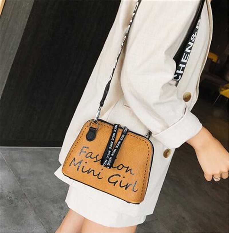 Sac à bandoulière en cuir pu pour femmes, sac à large sangle à épaule en forme de coquille, sacoches tendance tendance avec impression de lettres