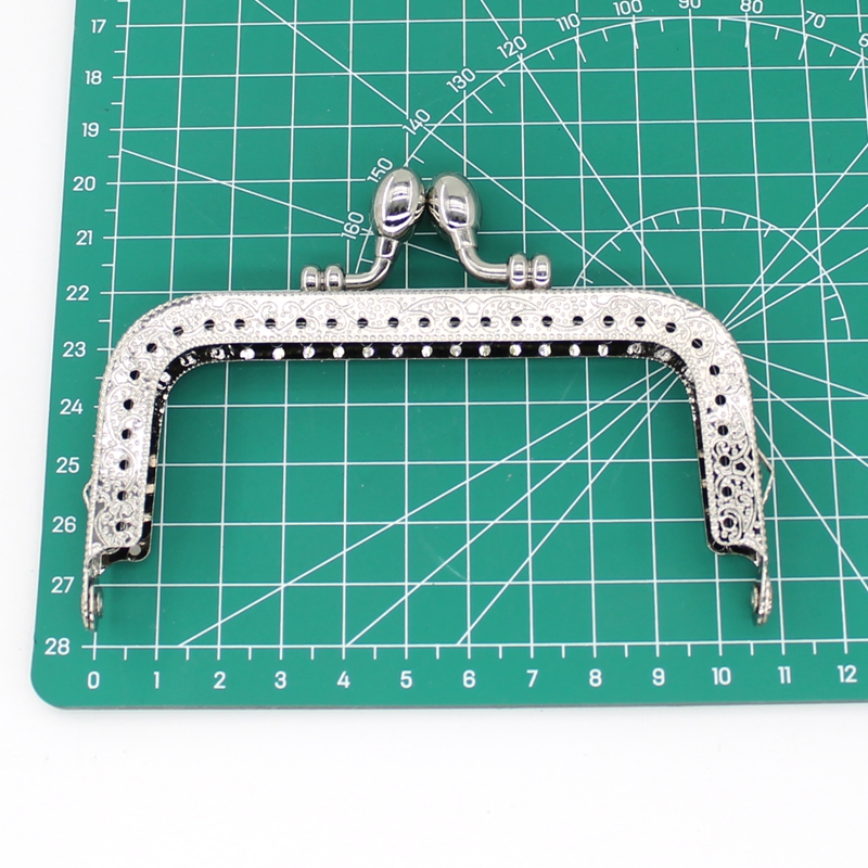 LIONSEN DIY Antique Bronze Flower Bud Head Metal Purse Frame Handle Kiss Clasp Lock for Bag Sewing Craft Tailor Accessories: 10.5cm silver