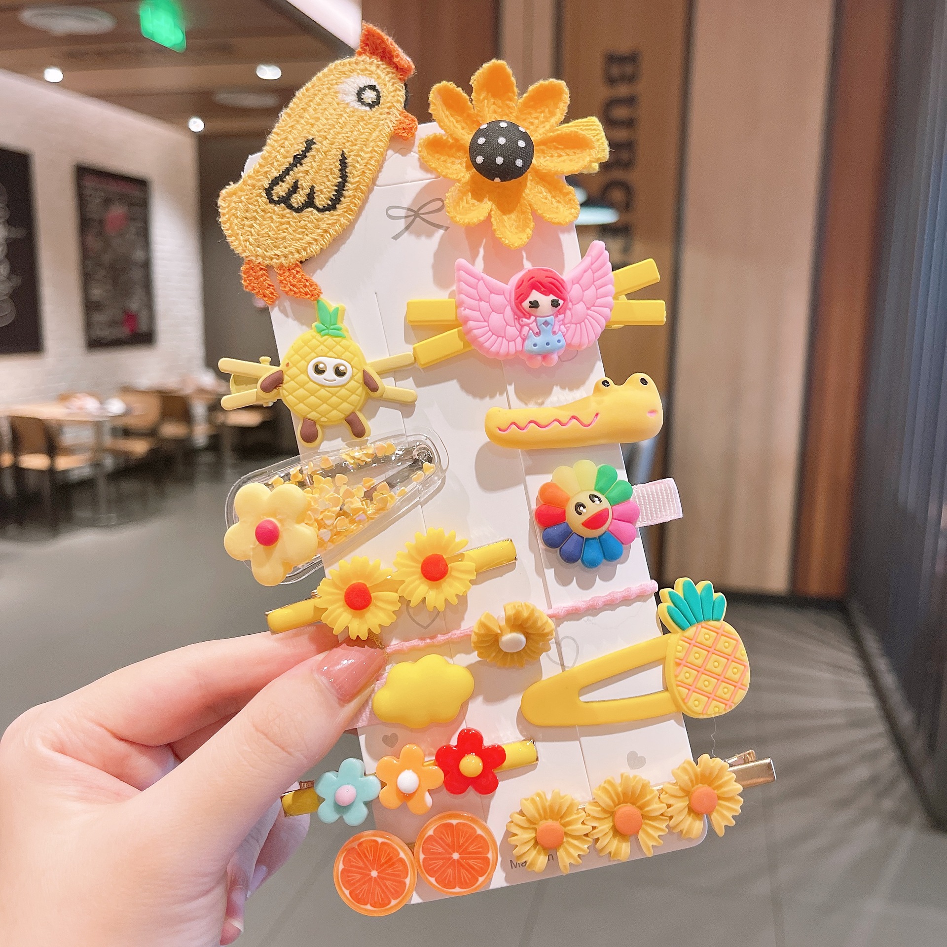 Haarspangen-einstellen mit Karikatur-motiven, regenbogen-lollis und eiscreme-haarspangen – perfekt für freundlicher und mädchen auf partys.: Stil -11