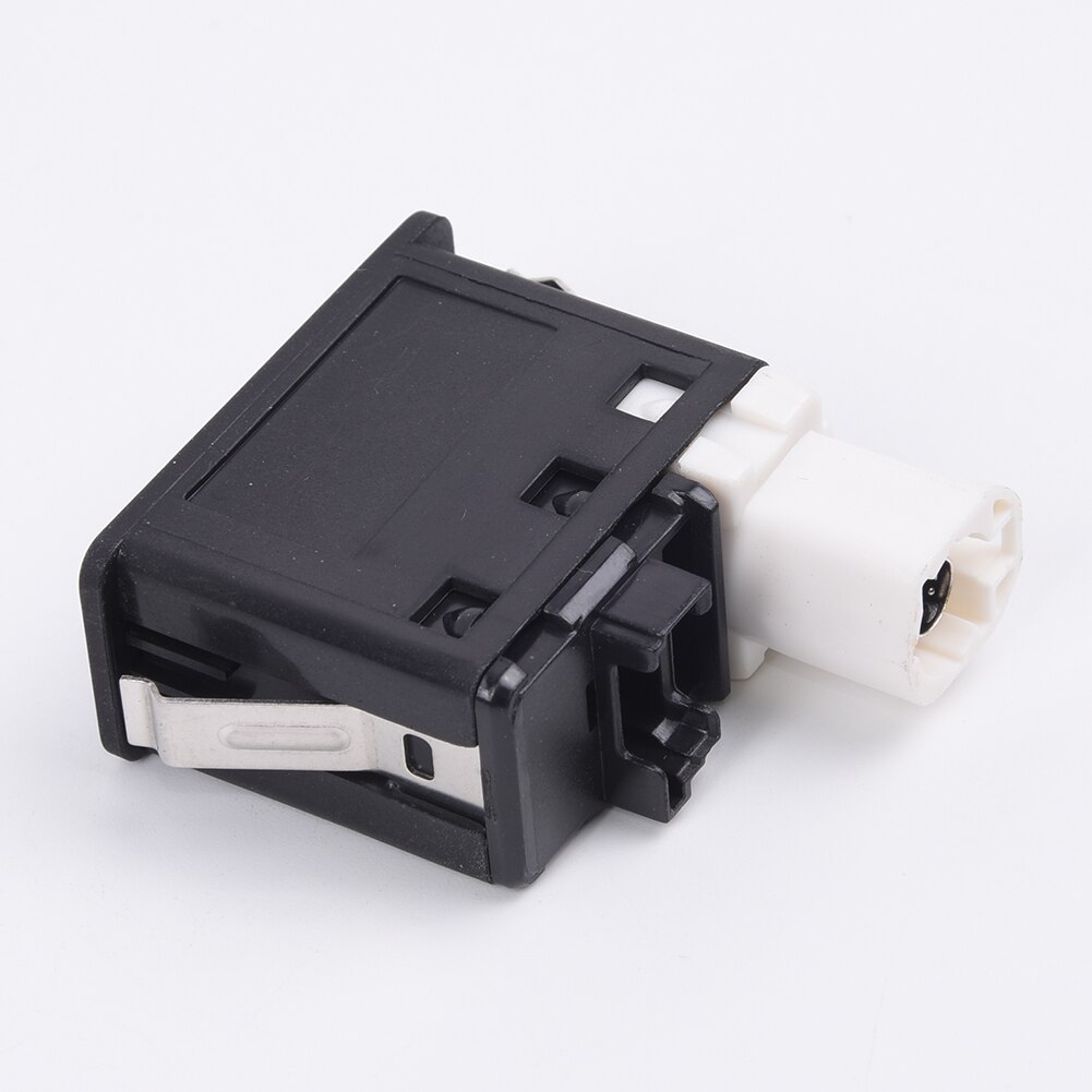 #84109237653 usb aux -tuloliitäntäkytkin bmw  e81 e87 e90 f10 f12 e70/e82 f10: lle