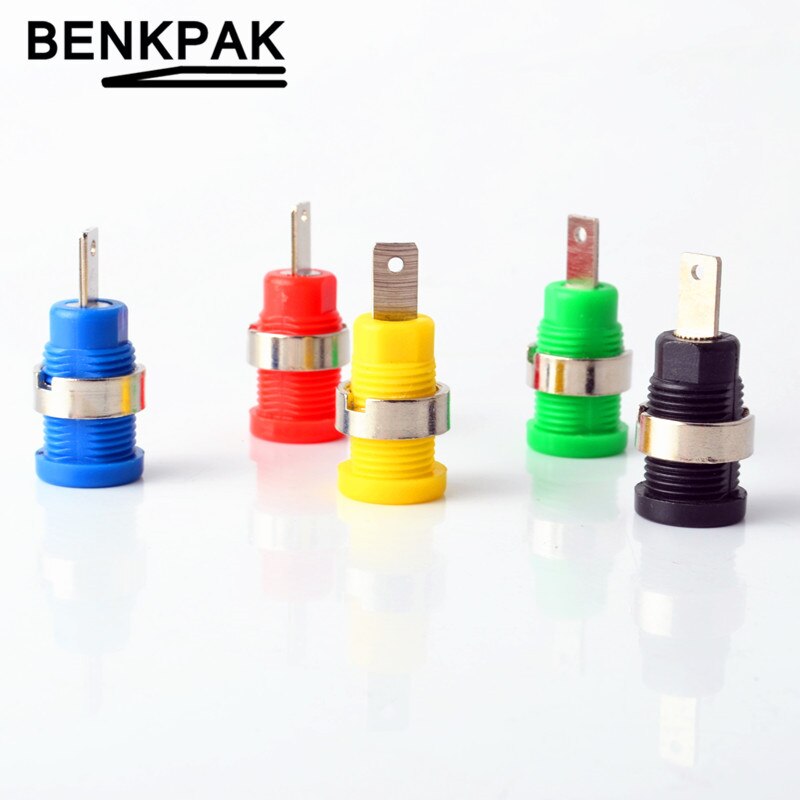 5 stk 4mm bindestolpe bananstikkontakt panelmontert testprofilkontakt
