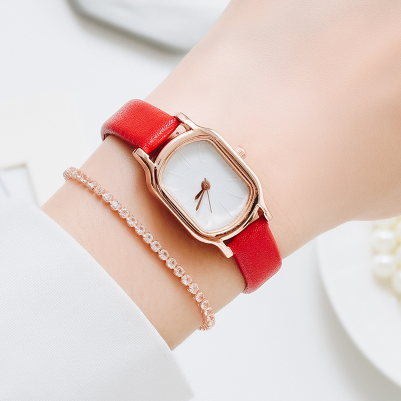 Relojes pequeños negros a la para mujer, relojes de pulsera de cuero Vintage para mujer, reloj de pulsera de cuarzo femenino Retro con esfera ovalada Simple: 2pcs Set Red