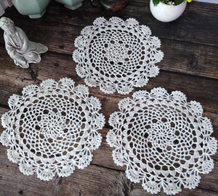 20CM Round Christmas Placemats Cup Mat Mug Pad Coffee Coasters Drink Coaster White Crochet Doily Placemat Kitchen Table Mats