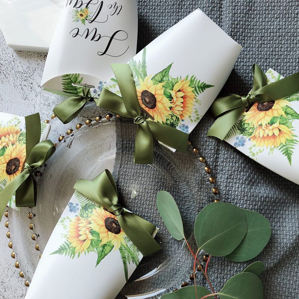 5pcs/lot Candy Box with Ribbon Chocolate Biscuit Candy Bag Paper Packing Pouch Birthday Wedding Wrapping Party Supplies: Sunflower