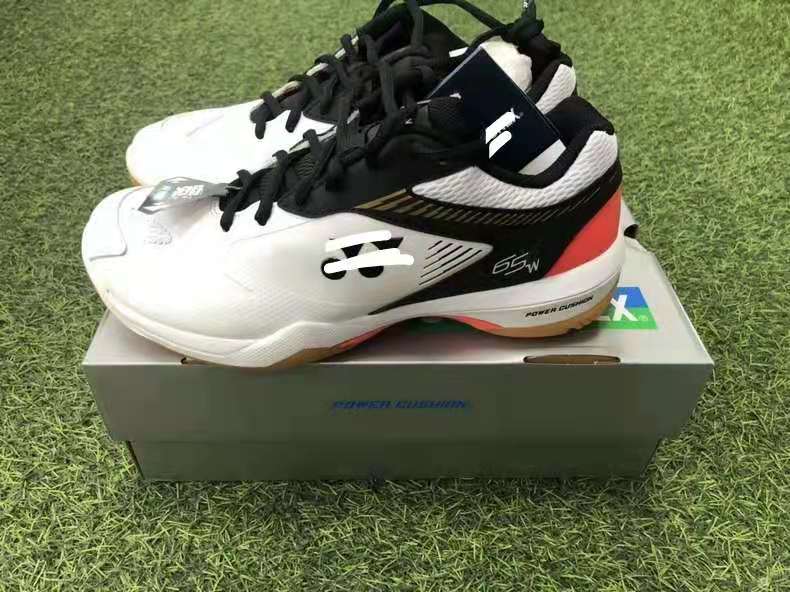 Badminton shoes Lindan same model SHB 65 have stock