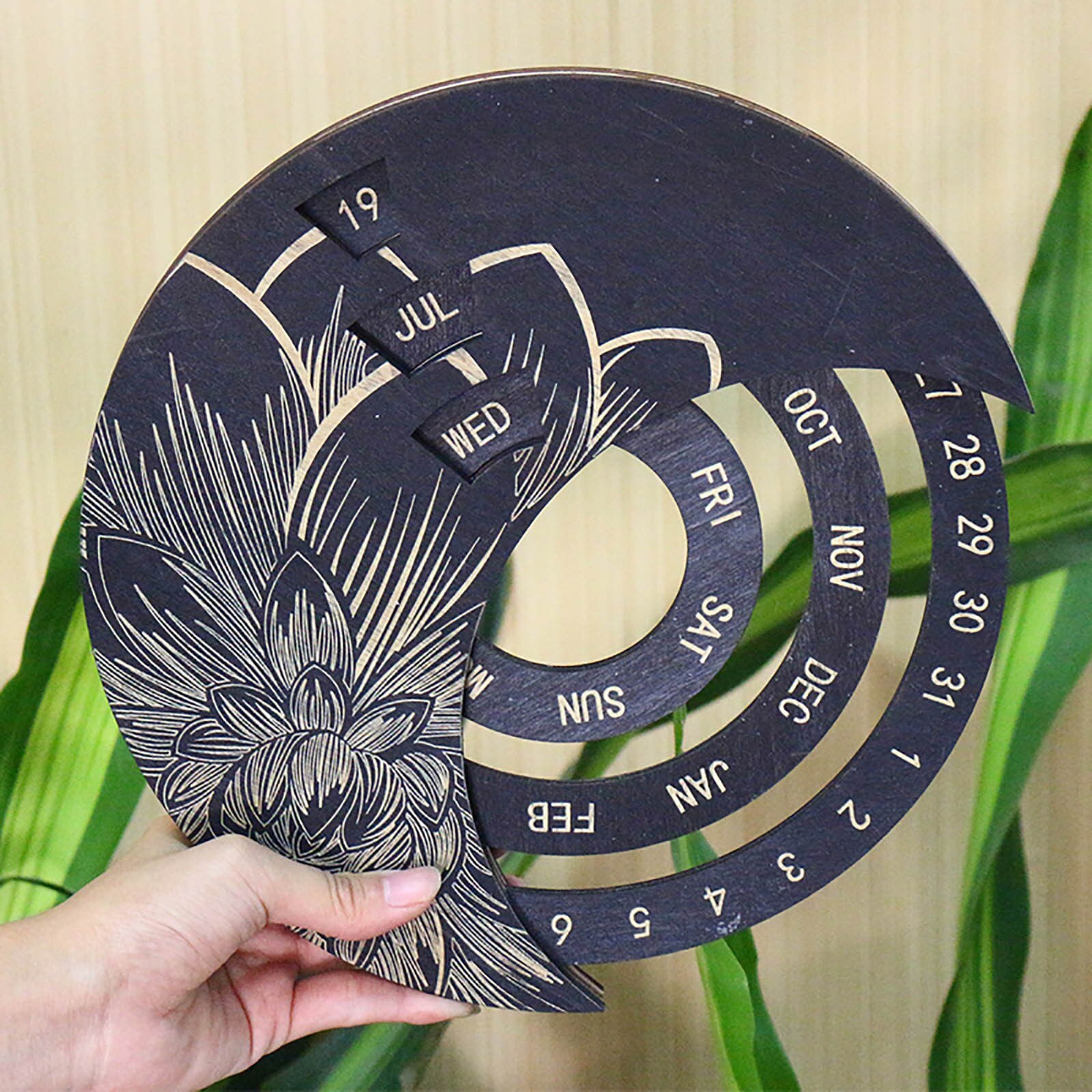 Wooden Calendar Round Perpetual Calendar Study Desk Calendar Handicraft Decoration Wooden Crafts Christmas Home Decor Xmas: A