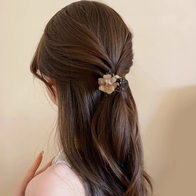 Pinza de pelo de plástico pequeña de 4,5 cm con flor de Camelia para mujer, pinzas para el pelo de Vintage, herramienta de estilismo con abrazadera de cangrejo, accesorios para niñas, 1 ud.