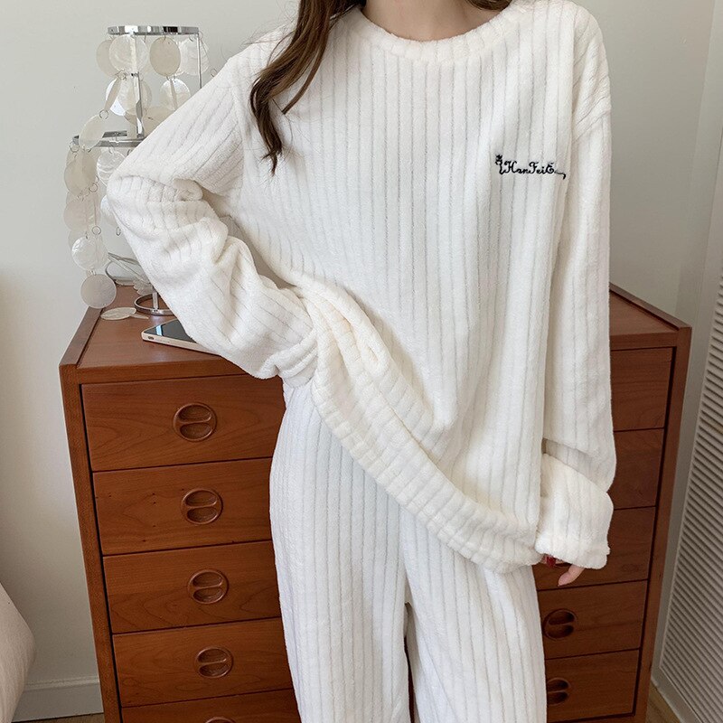 Winter Pyjamas Set Women's Flannel Pajamas Autumn and Warm Coral Bath Velvet Suit Badjas Female Sleepwear Robes Clothes: white