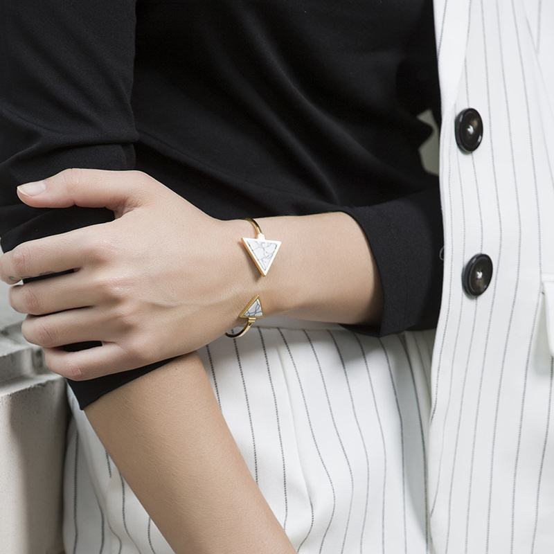 Dainty Stijlvolle Marmeren Driehoek Manchet Armband voor Vrouwen Golden Rvs Open Bangle Vrouw Sieraden