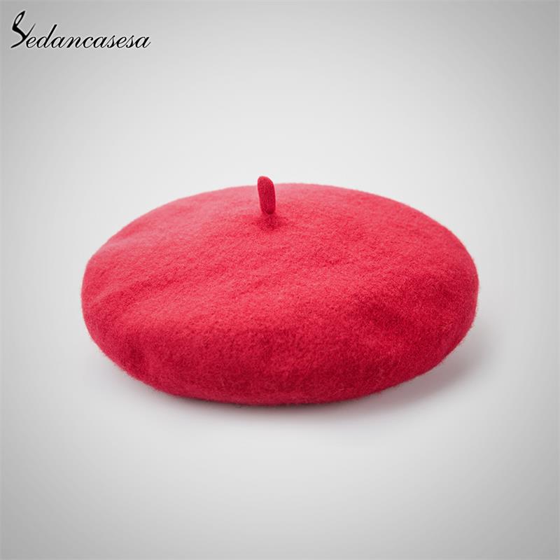 Sedancasesa kvinder baret hat strikket uld baret efterår vinter varme ensfarvede kvindelige motorhjelm hatte til kvinder sød beret cap: Rød