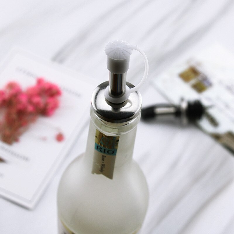 Wine Pourer Whisky Liquor Stainless Steel Oil Wine Bottle Pourer Cap Spout Stopper Mouth Dispenser Bartender Kitchen Bar Tools