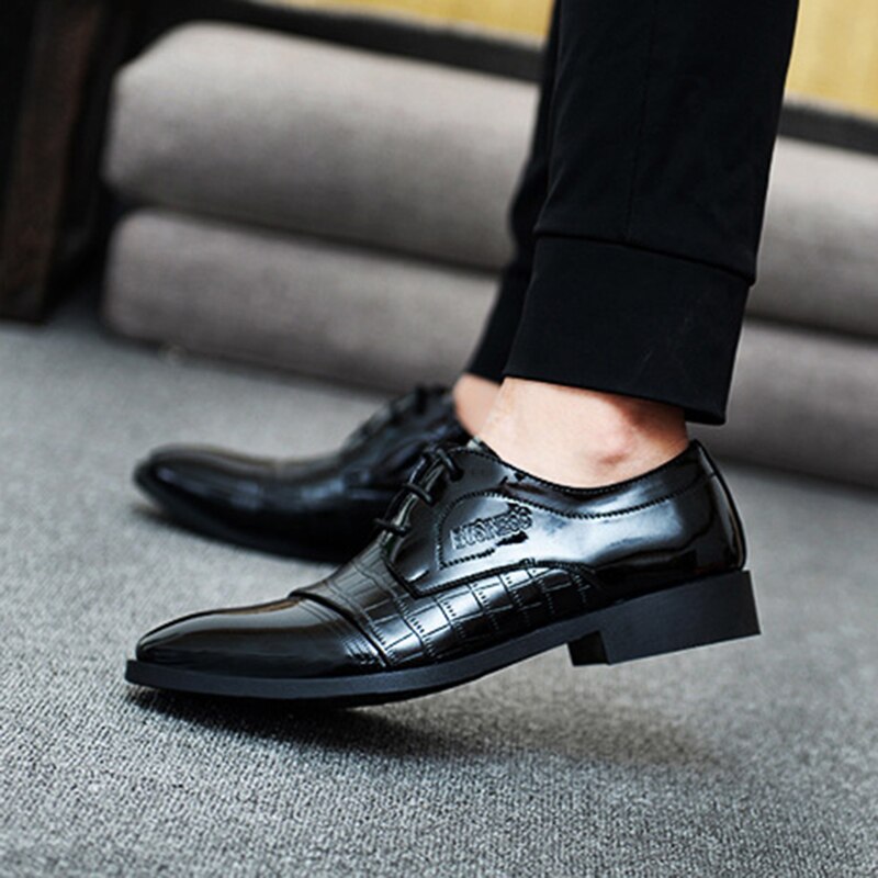 Punt Teen Mannen Kleding Schoenen Luxe Mannen Business Bruiloft Formele Schoenen Derby Platte Schoenen Zapatos Klassieke Gentleman Schoenen