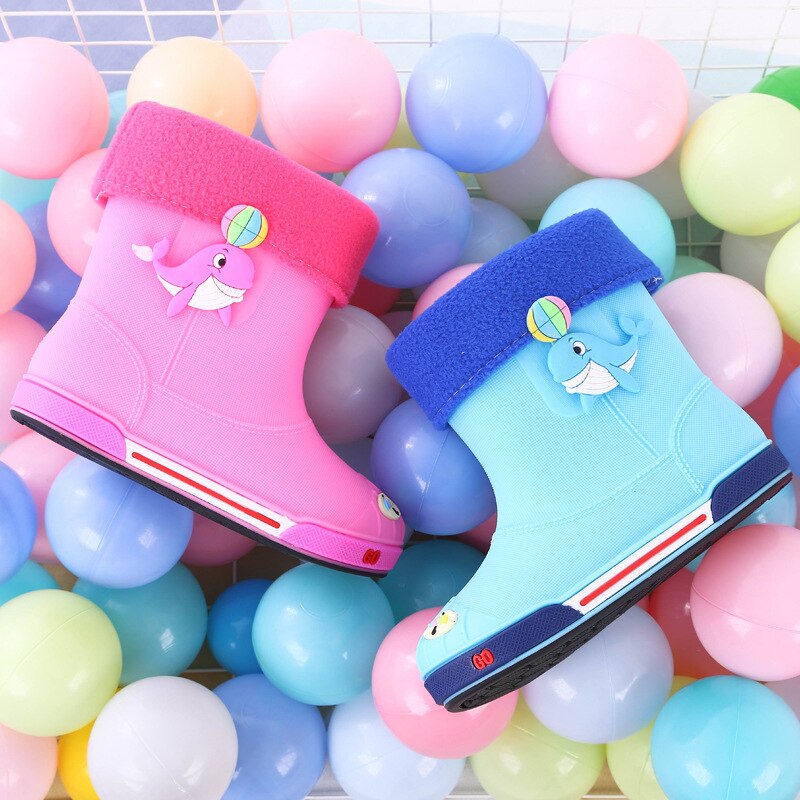 Versión coreana de botas para lluvia para niños de dibujos animados botas de lluvias para bebé antideslizante color sólido 2-8 años de edad niños y niñas zapatos de agua
