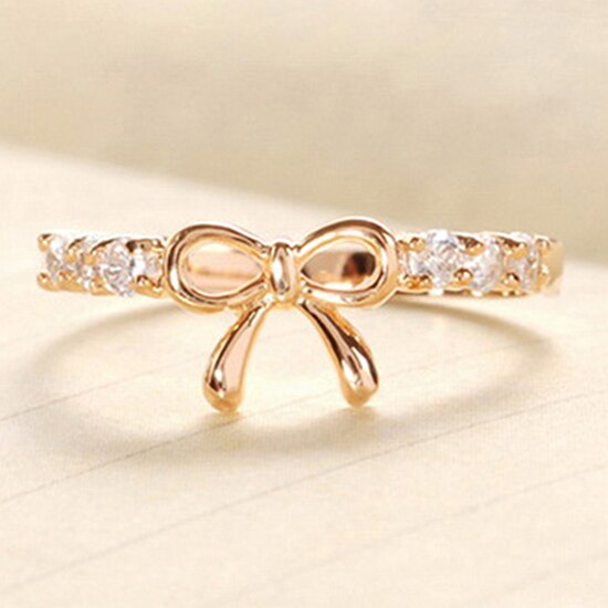 Delle Donne di modo Anello Semplice Classico Elegante di Strass Anelli di Fidanzamento Bowknot Da Sposa fascia Da Sposa Anello di Barretta Femme bijoux Aneis