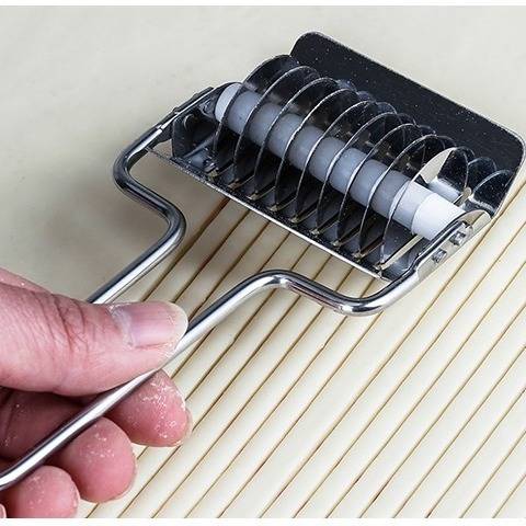 Manual Noodle Maker Press Pasta Machine Crank Cutter Fruits Juicer Cookware With 5 Pressing Moulds Making Spaghetti Kitchenware: Noodle cutter