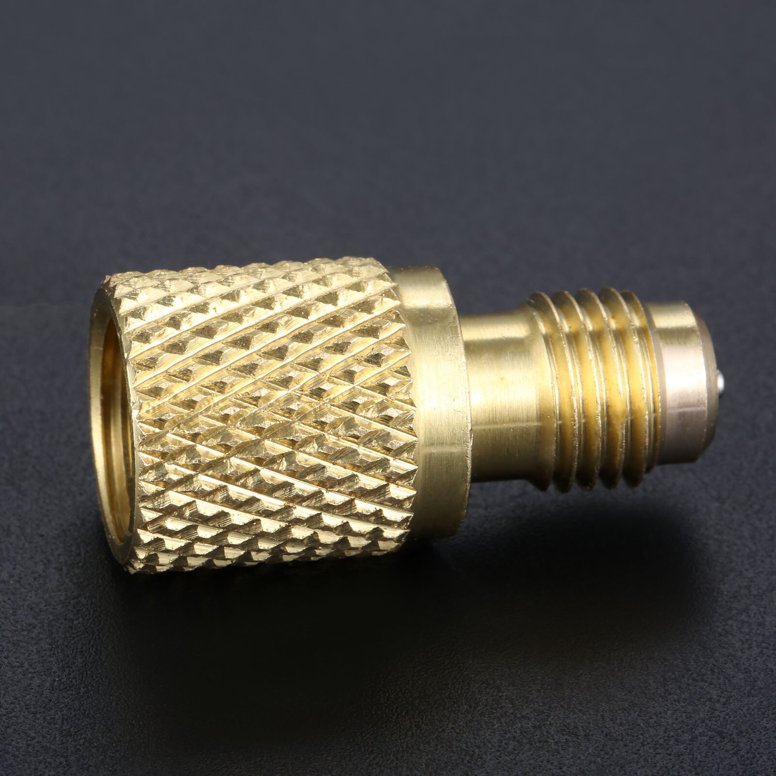 A/C R134a Brass Straight Fitting Adapter 1/4" Male To 1/2" Female W / Valve Core Connecting R12 Hose to R134A Refrigerant Tank