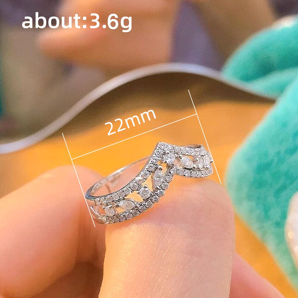 Huitan Verklaring Vinger-Ring Voor Vrouwen Eenvoudige V Luxe Dazzling Cz Stone Bridal Wedding Party Accessoires Sieraden