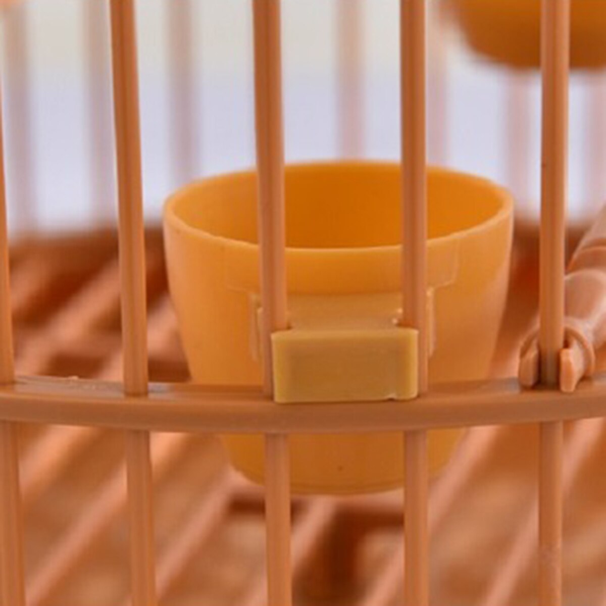 Round Bird Cage With Feeder Full Set Plastic Bird House Cage Bird Carrier For Small Birds All-Round Ventilation Can Be Detached