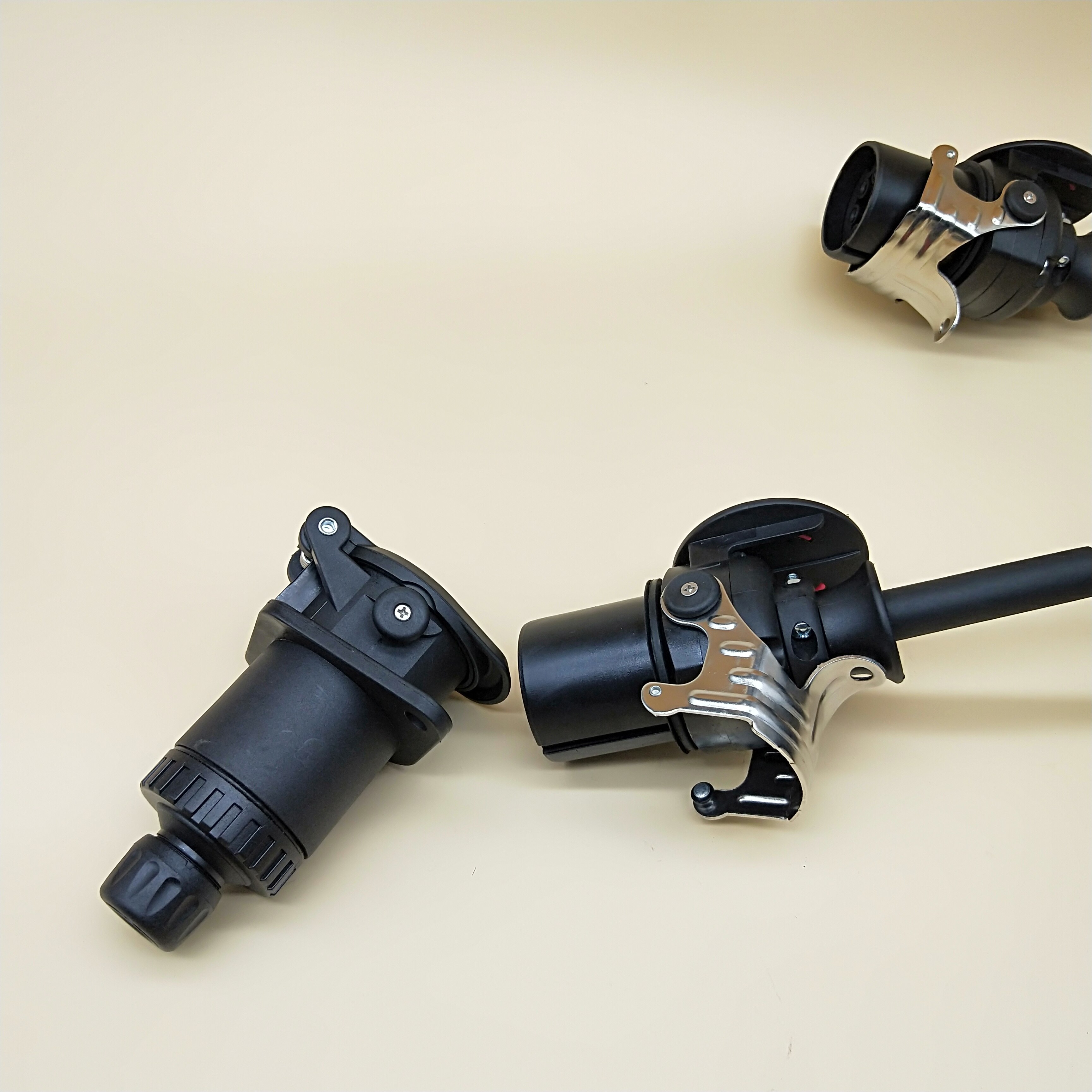 Spare Parts for Volvo Trucks VOE 1581328 Socket