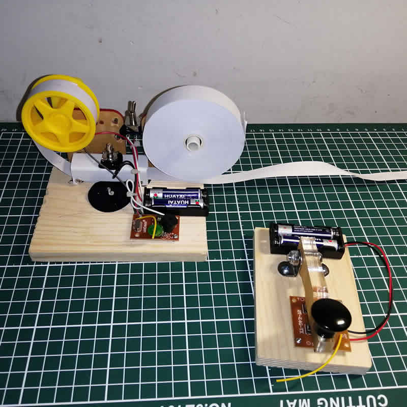 Radiotelegraph punch card transmitter Morse code telegraph sound and light cassette tape open space up to 200 meters