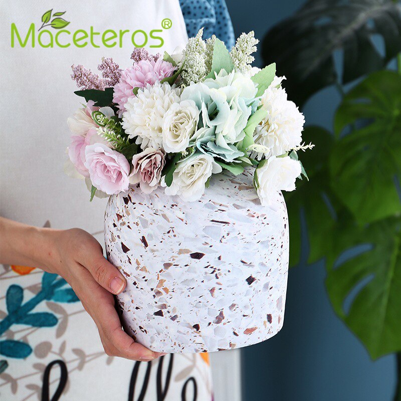 Nordisk keramisk blomsterarrangement vase terrazzo urtepotte moderne kunsthåndværk grønne planter potte hjemme havearbejde dekoration