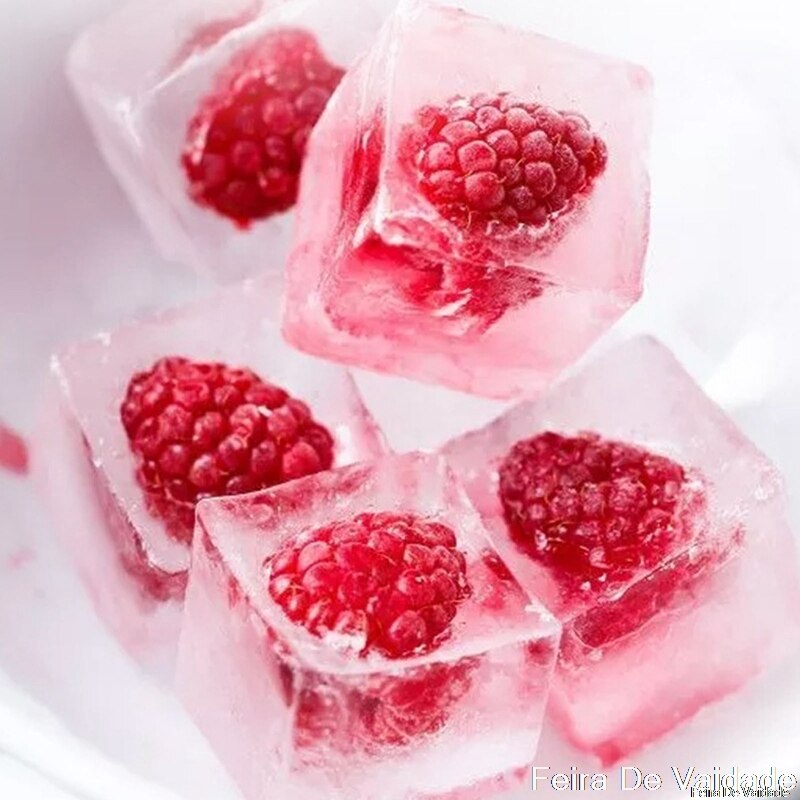 24 Holes Silicone Ice Cube Trays with Lids Trays Flexible Easy Release Ice Cube Molds Trays for Whiskey Cocktail Juice