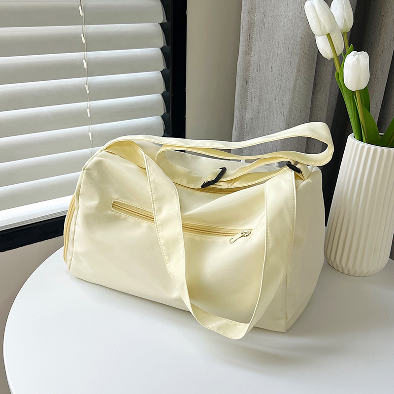 Nylon reistas met grote capaciteit voor heren Dames Enkele schouder Messenger Yoga Sporttas Mode Handtas Sporttassen: Licht Geel