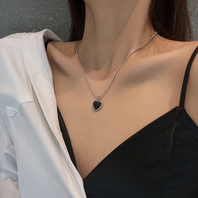Collar con colgante de corazón de amor para mujeres y hombres, gargantilla de cadena fina de Simple con personalidad, joyería
