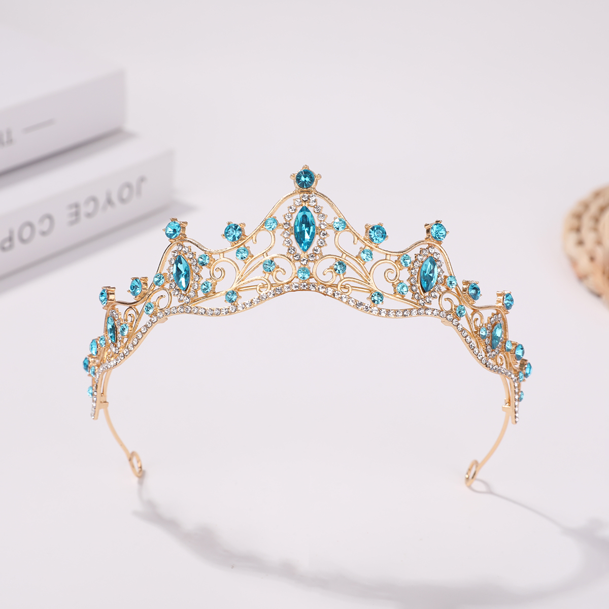 Tiara de cumpleaños para niña, accesorios para el cabello de boda, vestido de novia simple coreano, accesorios de tiara de rendimiento para niños.: Azul cielo