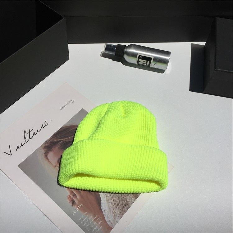 Gorro de lana de punto cálido de Color sólido de invierno y otoño para hombre y mujer, gorro con puños fluorescentes, gorro femenino, gorro cálido, gorro informal